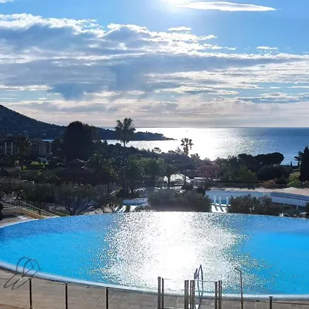 Vue Et Estérel Au Petit Paradis-terrasse 16 M2-cap Estérel-saint Raphaël Appartamento Saint-Raphaël