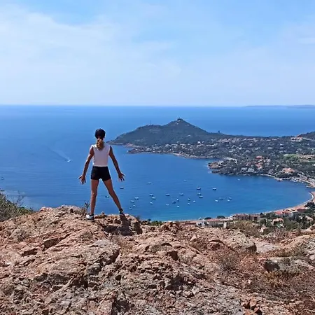 Vue Et Estérel Au Petit Paradis-terrasse 16 M2-cap Estérel-saint Raphaël *